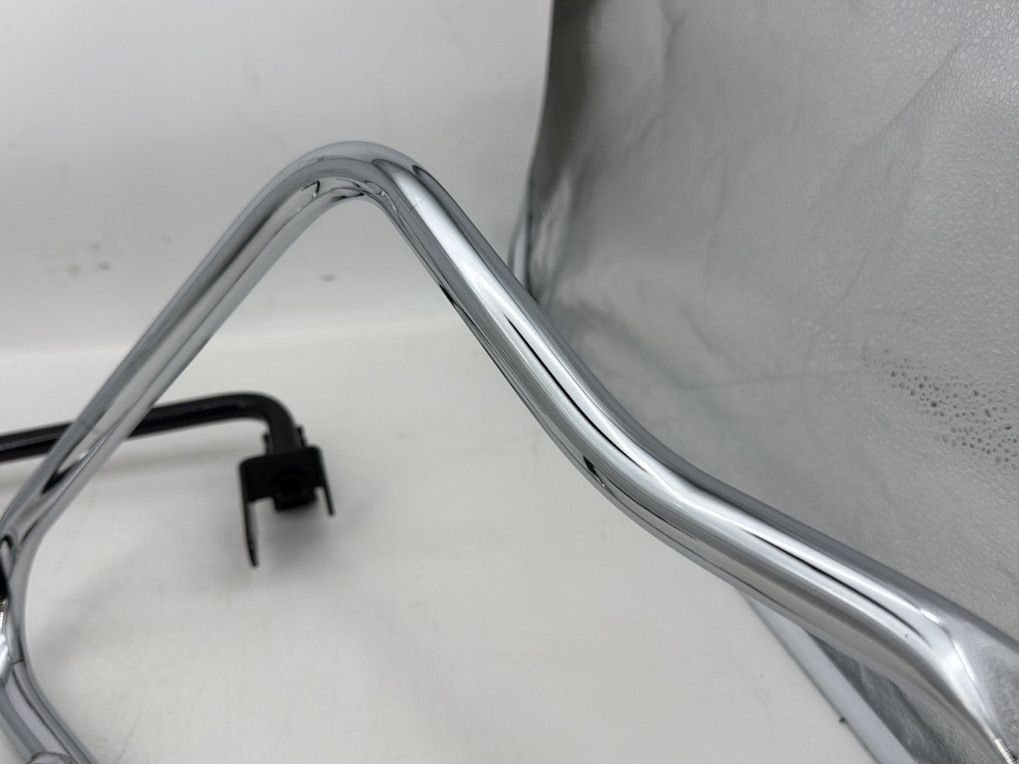 2019 - 2023 Harley-Davidson Touring Street Glide Rear Left Right Saddlebag Guard Rails Bar 90200549