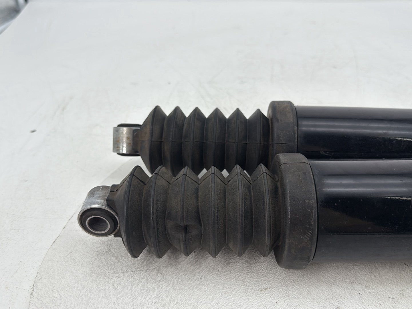 2008 - 2016 Harley-Davidson Touring Electra Glide Ultra Rear Left Right Shock Absorbers 54565-09