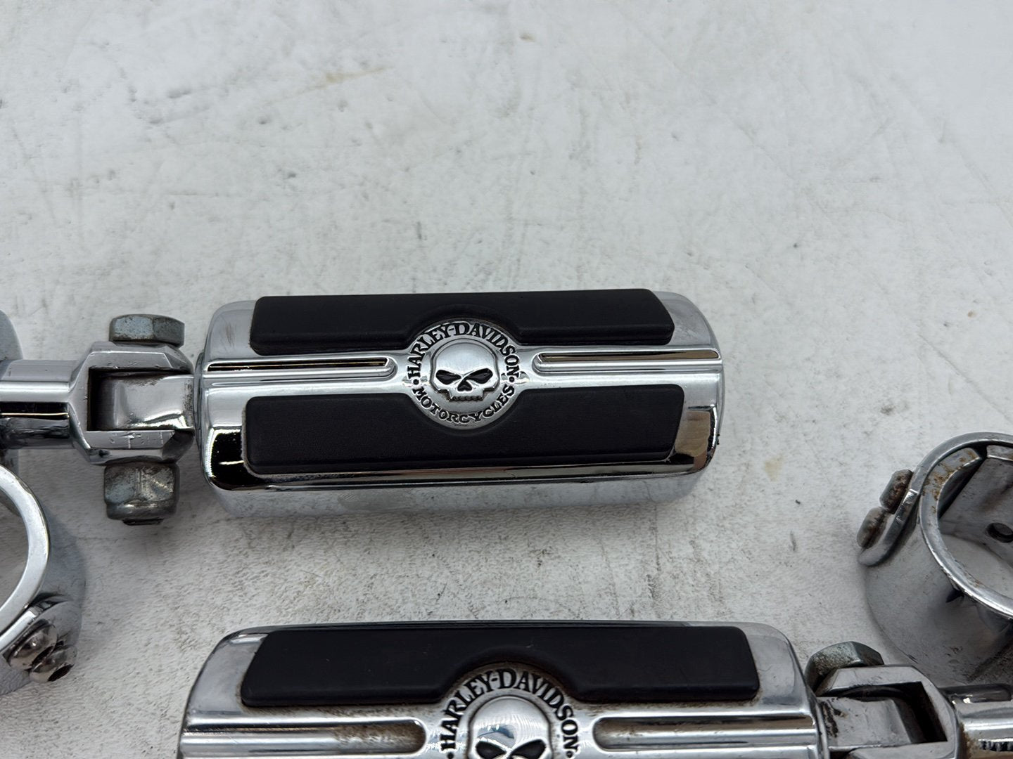 2018 Harley Electra Glide Touring Ultra Front Right Left Highway Foot Pegs SKULL