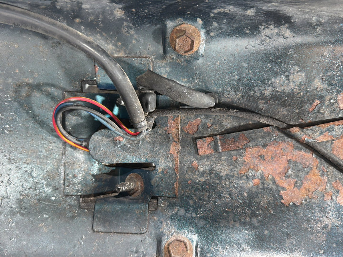 94 Harley Electra Glide Touring Classic Rear Wheel Fender Turn Signal Indicators