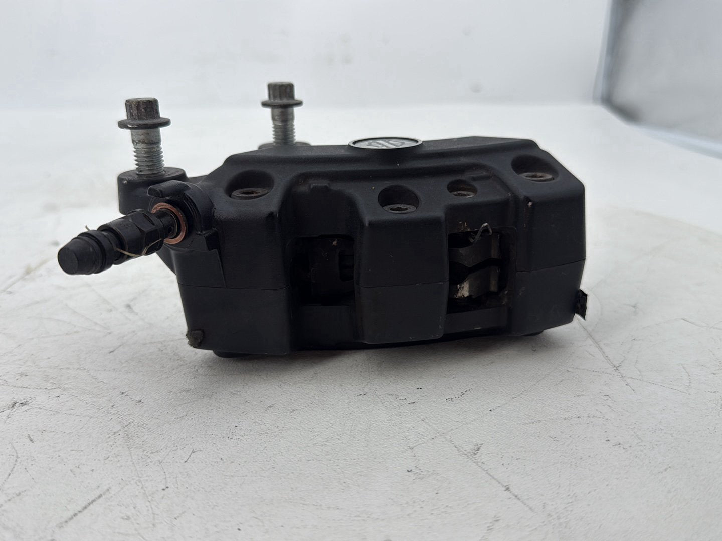 2008 - 2016 Harley-Davidson Touring Electra Glide Ultra Front Right 1 Brake Caliper 44023-08