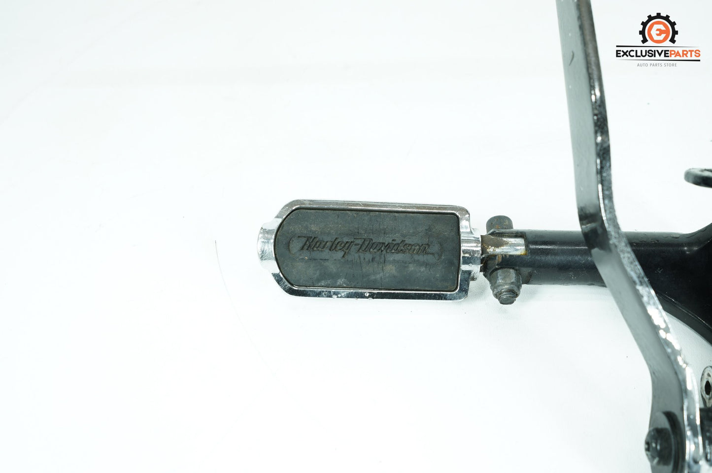 1999 - 2006 Harley-Davidson Softail Deuce Right Driver Foot Controls Peg Rest 42507-00B