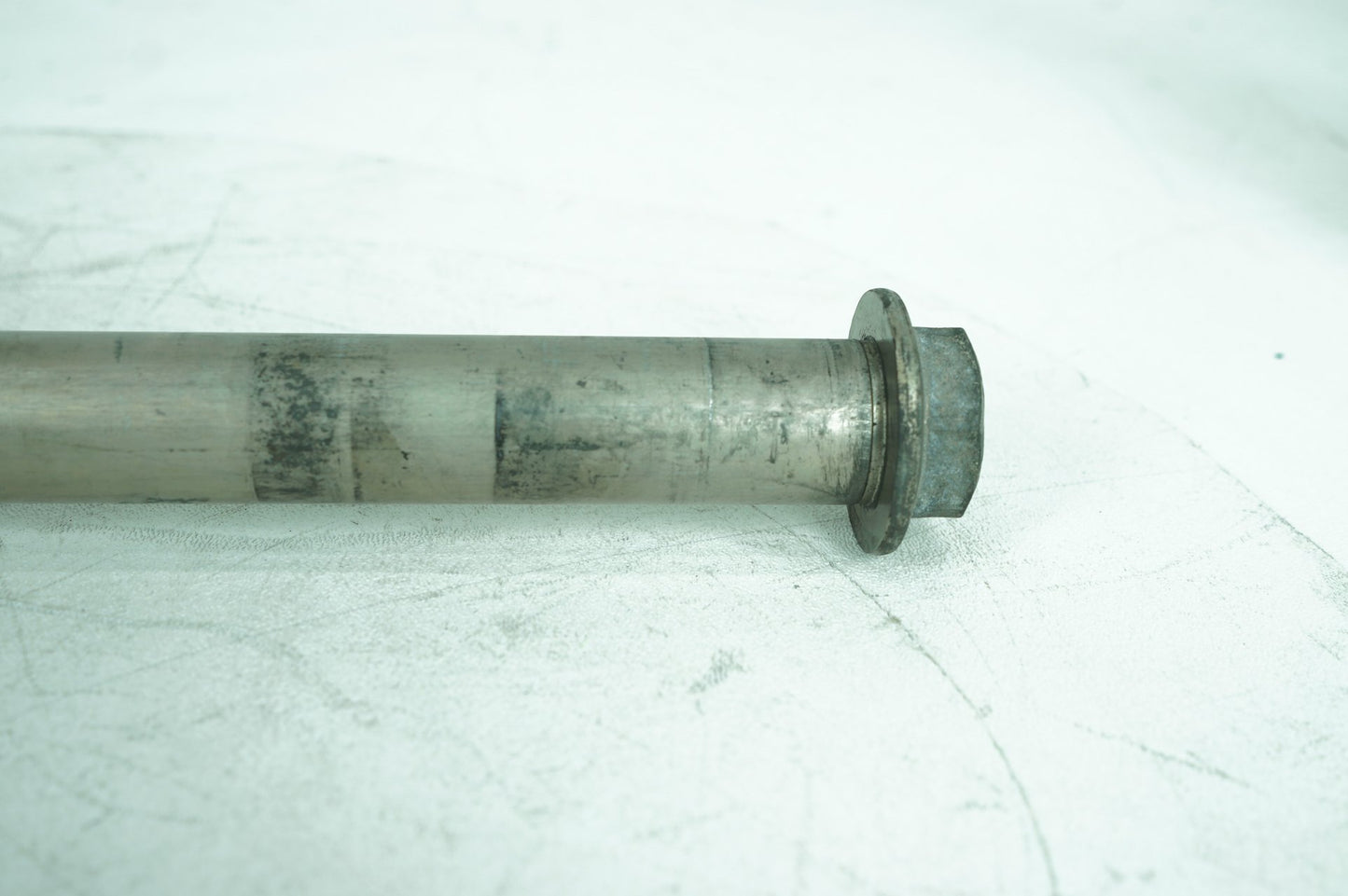 2007 - 2014 Harley-Davidson Dyna Super Glide Custom Rear Wheel Axle Bolt Shaft 41114-08