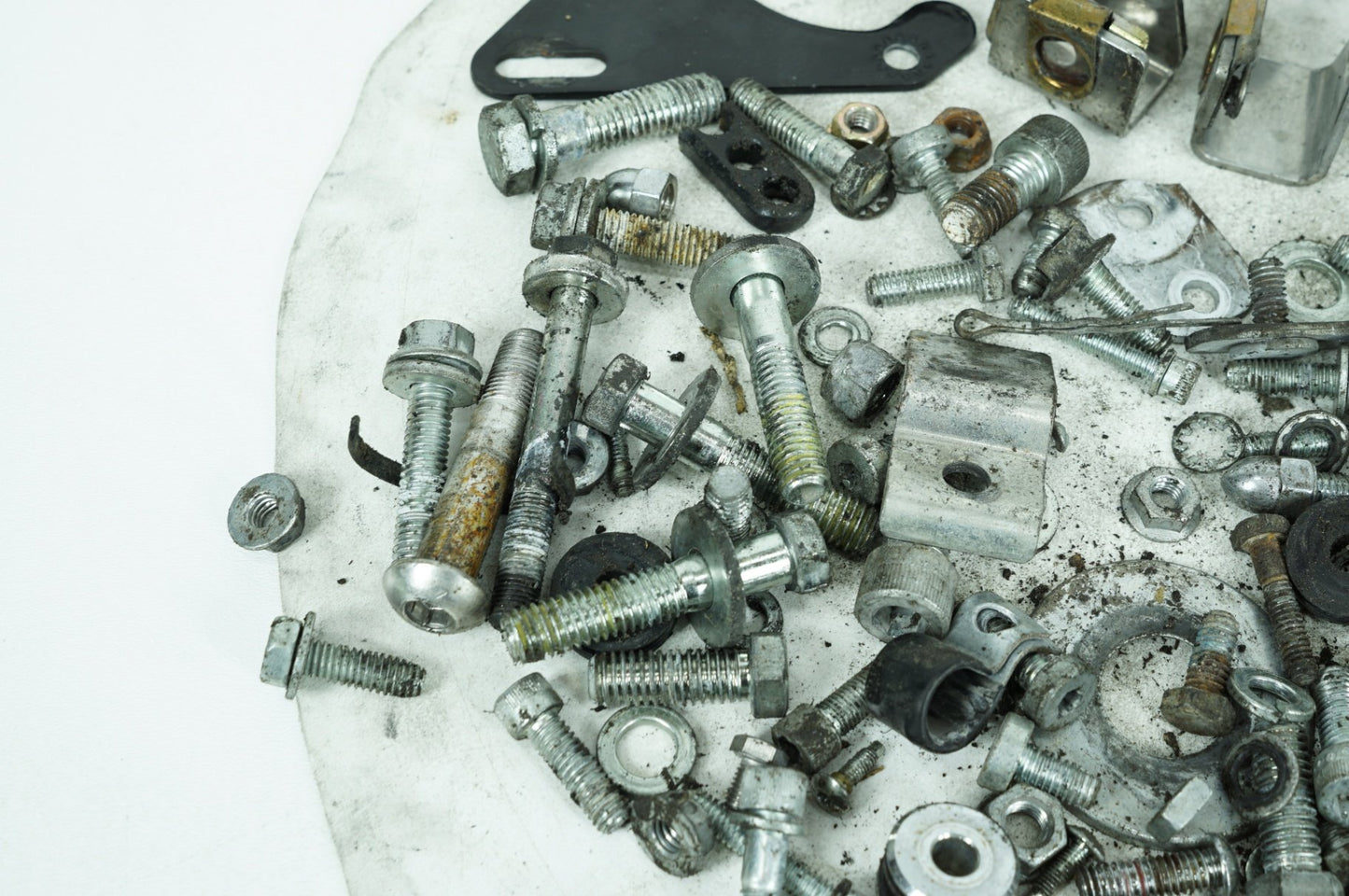 2000 - 2006 Harley-Davidson Touring Road King Custom Hardware Bolts Nuts & Brackets w/ Left Right Swingarm Brackets