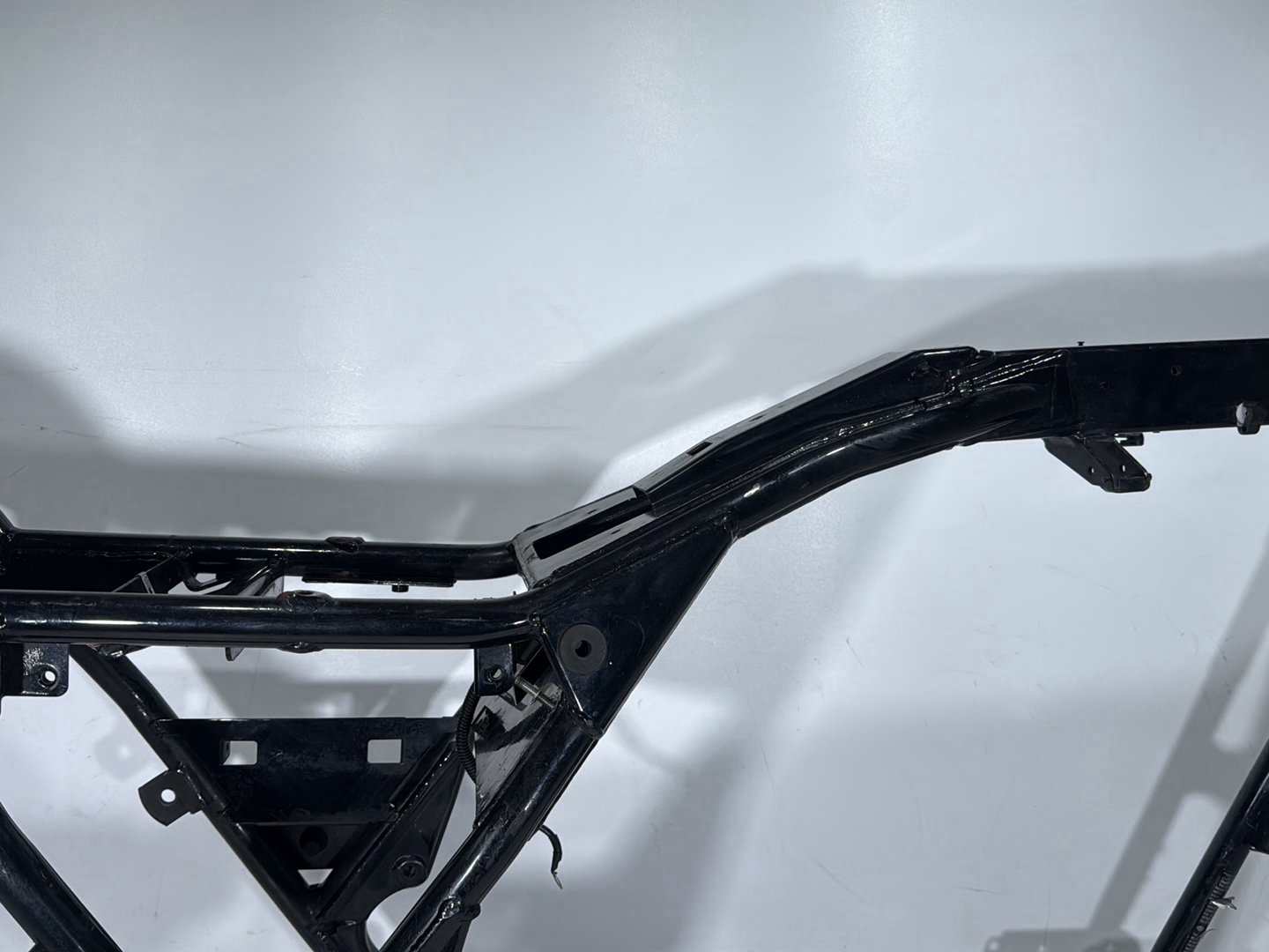 1999 - 2006 Harley-Davidson Touring Electra Glide Classic Body Main Frame Chassis CLN CLR 47900-99B