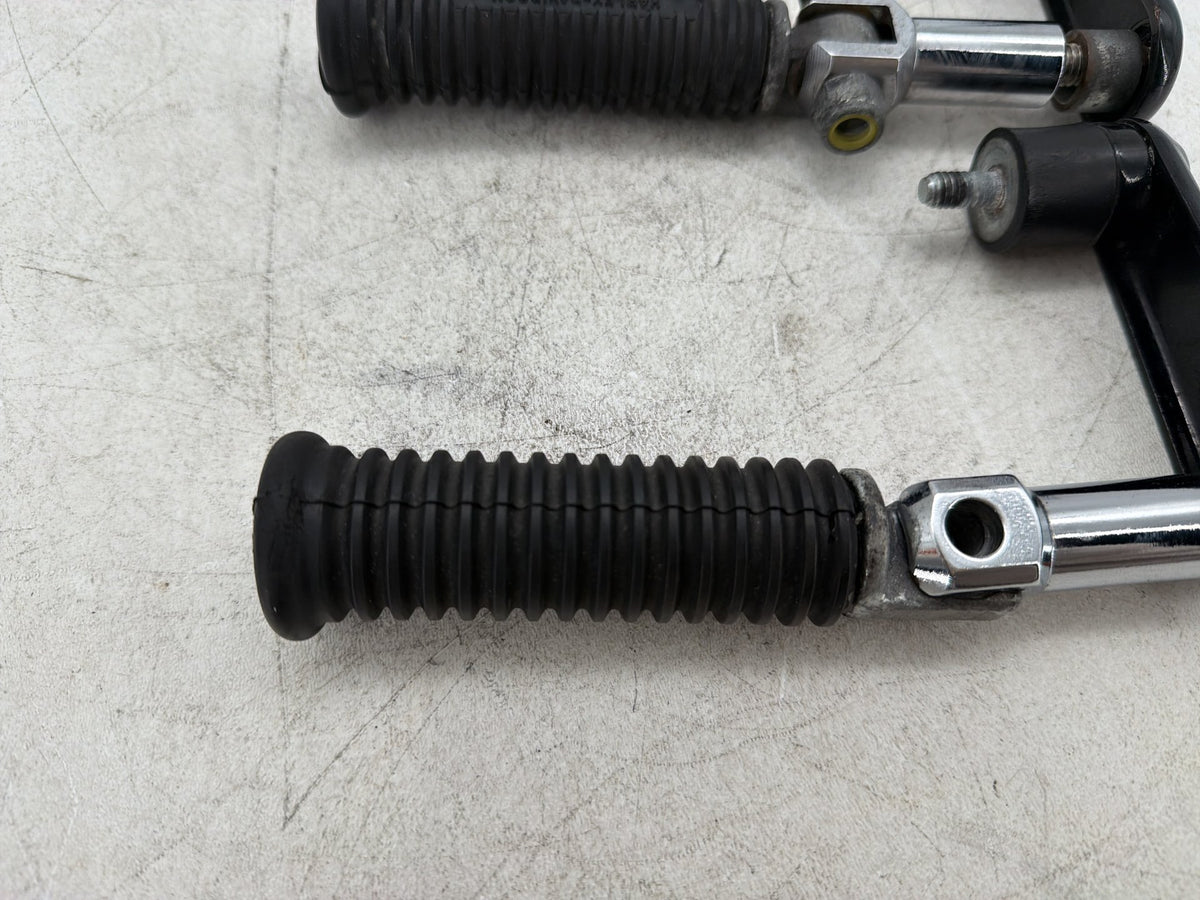 2004 Harley Heritage Softail Classic FLSTCI OEM Passenger Left & Right Foot Pegs