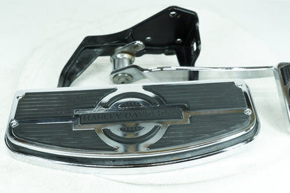 1999 - 2006 Harley-Davidson Softail Fat Boy Right Driver 1 Floorboard Foot Rest 42431-00