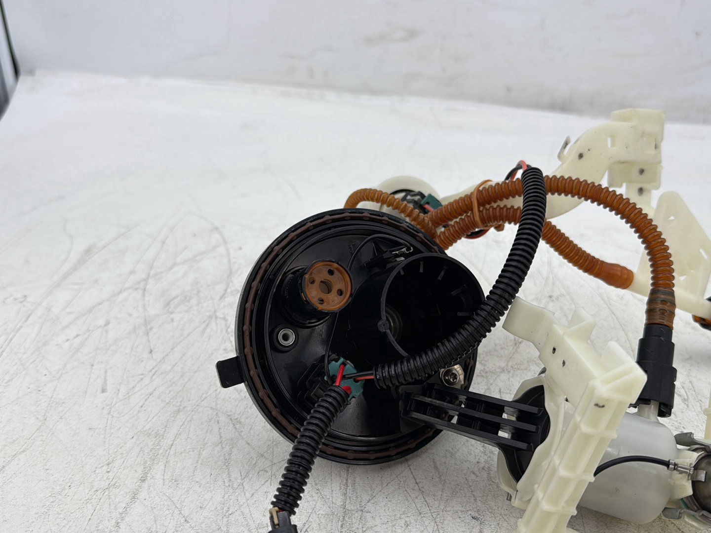 2012 Harley Street Glide Touring FLHX OEM Gas Gasoline Fuel Petrol Pump Sending