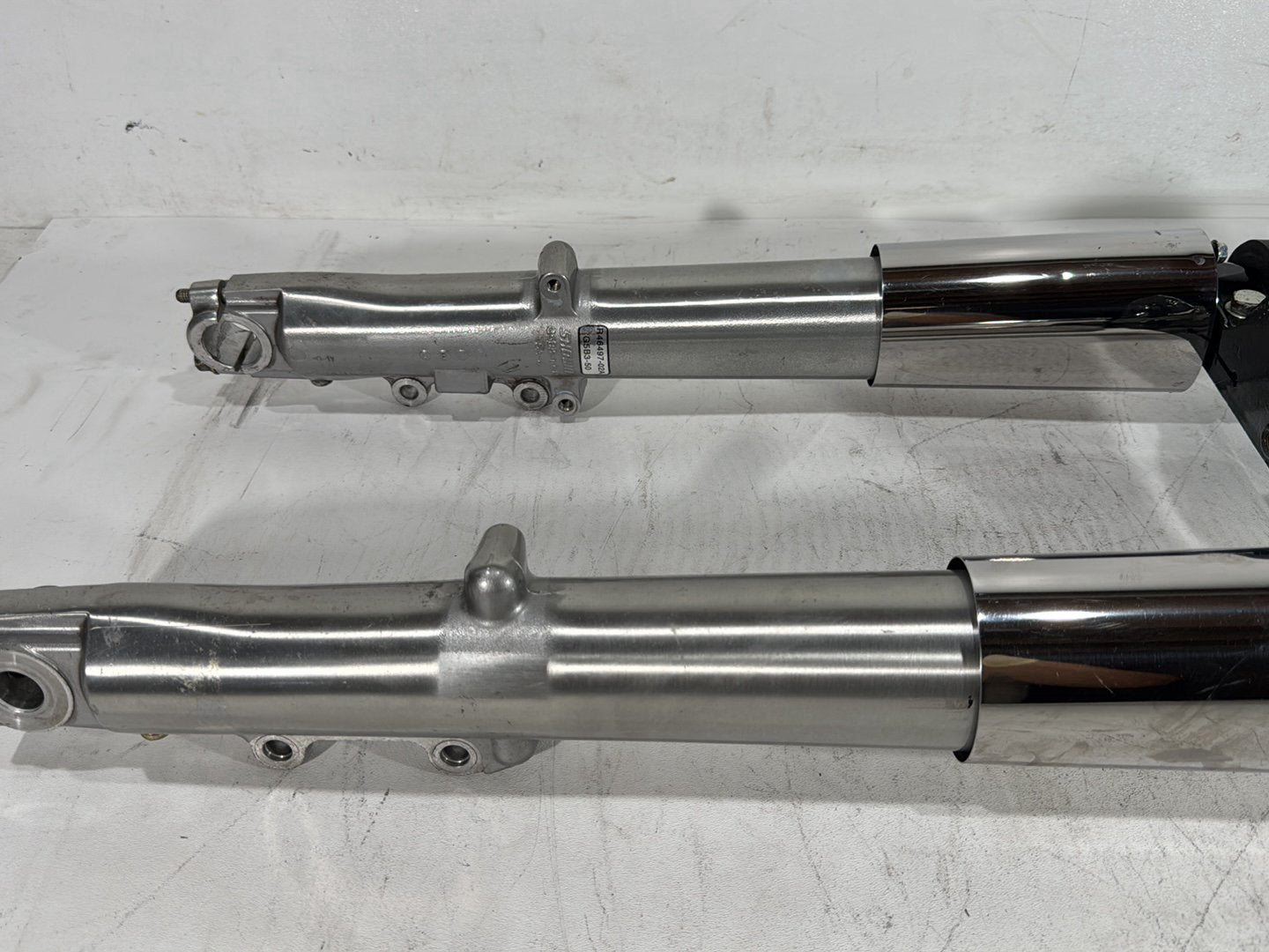 2005 Harley Electra Glide Touring Ultra FLHTCUI OEM Front Triple Tree Set & LH RH Fork Legs Sliders