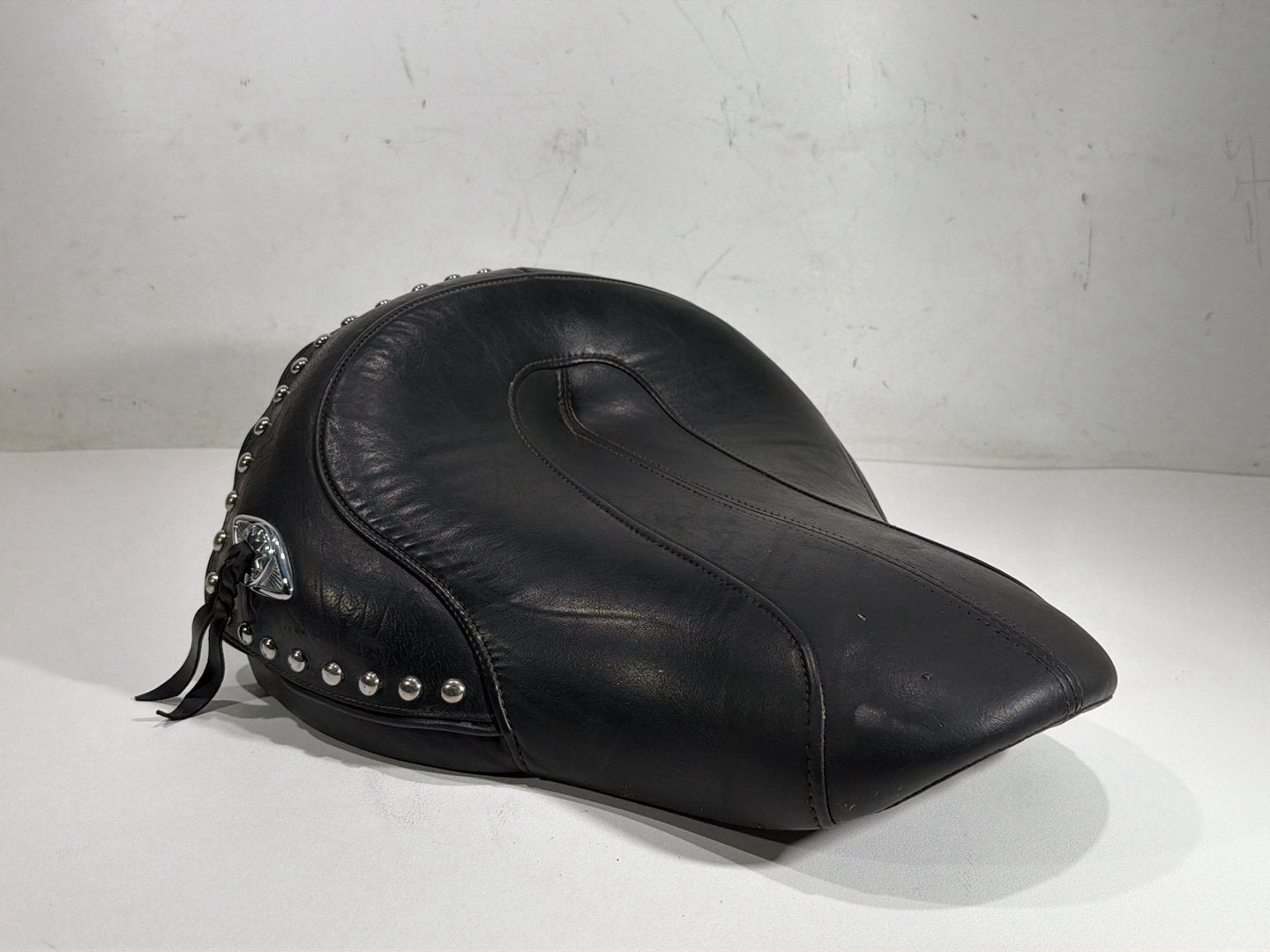 2011 Harley Heritage Softail Classic FLSTC OEM Rider Driver Solo Seat Pillion