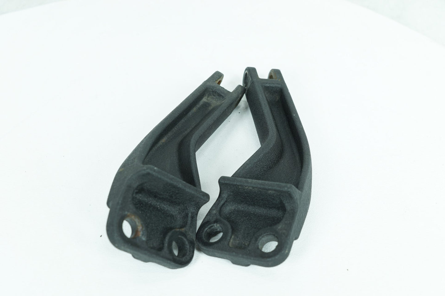2007 - 2017 Harley-Davidson Dyna Switchback Left Right Foot Rest Peg Support Bracket 49224-06A