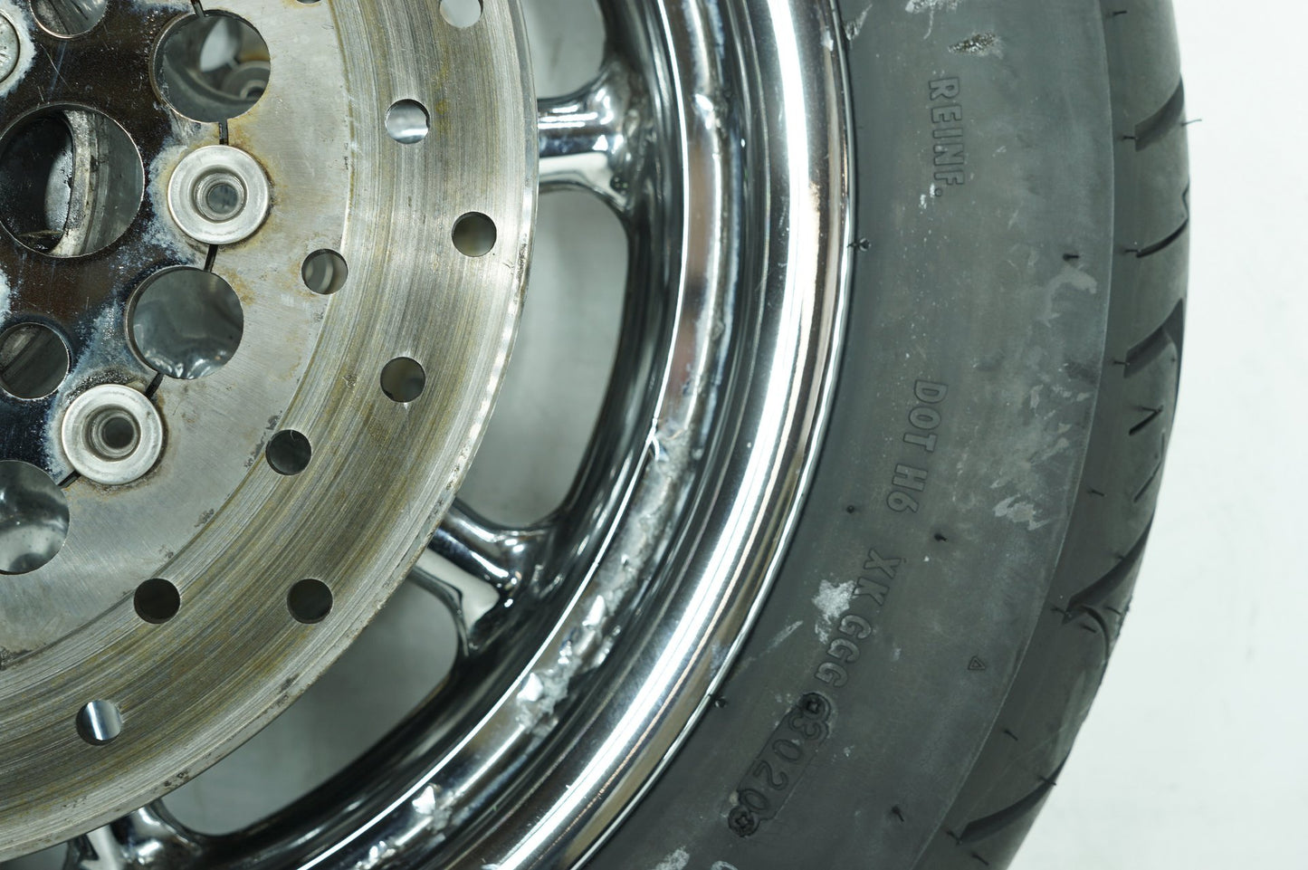 2007 - 2012 Harley-Davidson Touring CVO Electra Screamin Eagle Front Wheel Rim Tire 130/90B16
