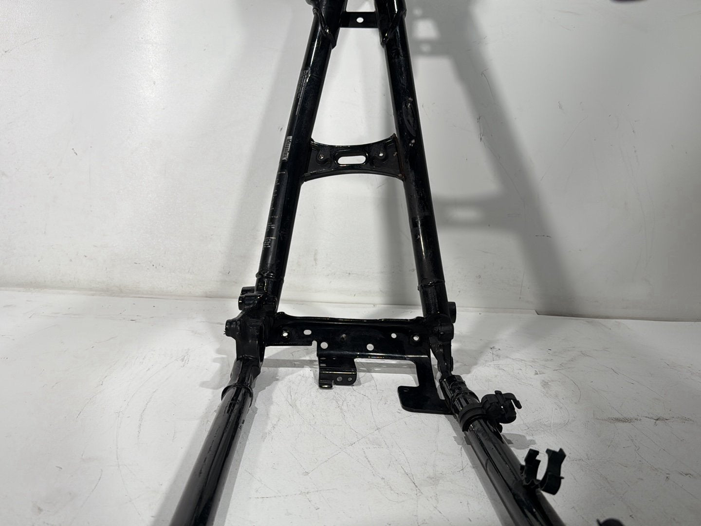 2018 Harley Electra Glide Touring Ultra Body Main Frame Chassis CLN CLR * BENT *