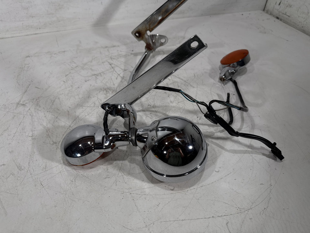 2002 Harley Heritage Softail Classic Front Turn Signal Indicators Aux Light Bar