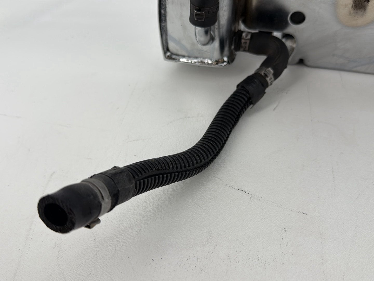 2008 Harley Softail Deluxe FLSTN OEM Oil Tank Reservoir Bottle Canister & Dipstick
