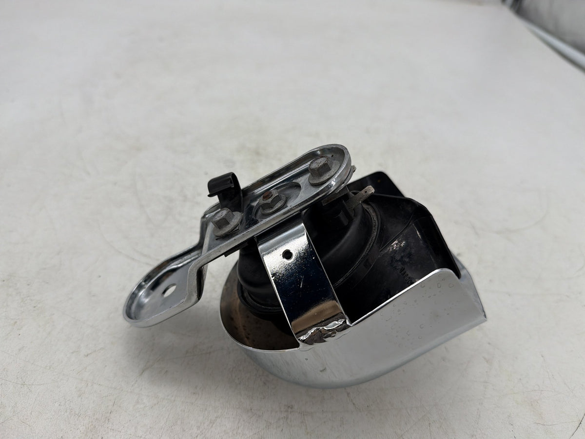 2009 Harley Street Glide Touring FLHX OEM Horn Signal Klaxon Chrome Cover
