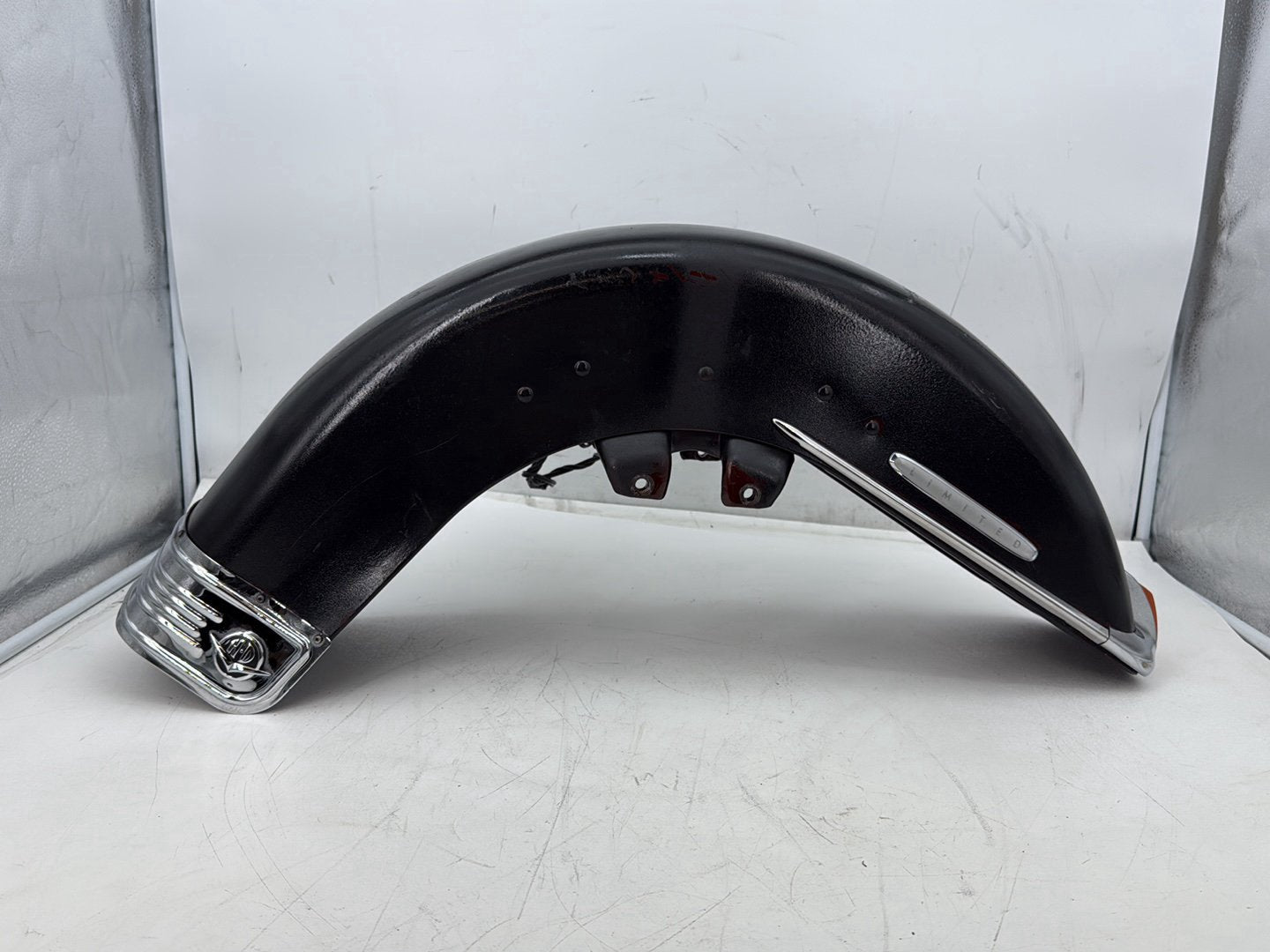 2011 Harley Electra Glide Ultra FLHTK OEM Front Wheel Fender Shell Panel
