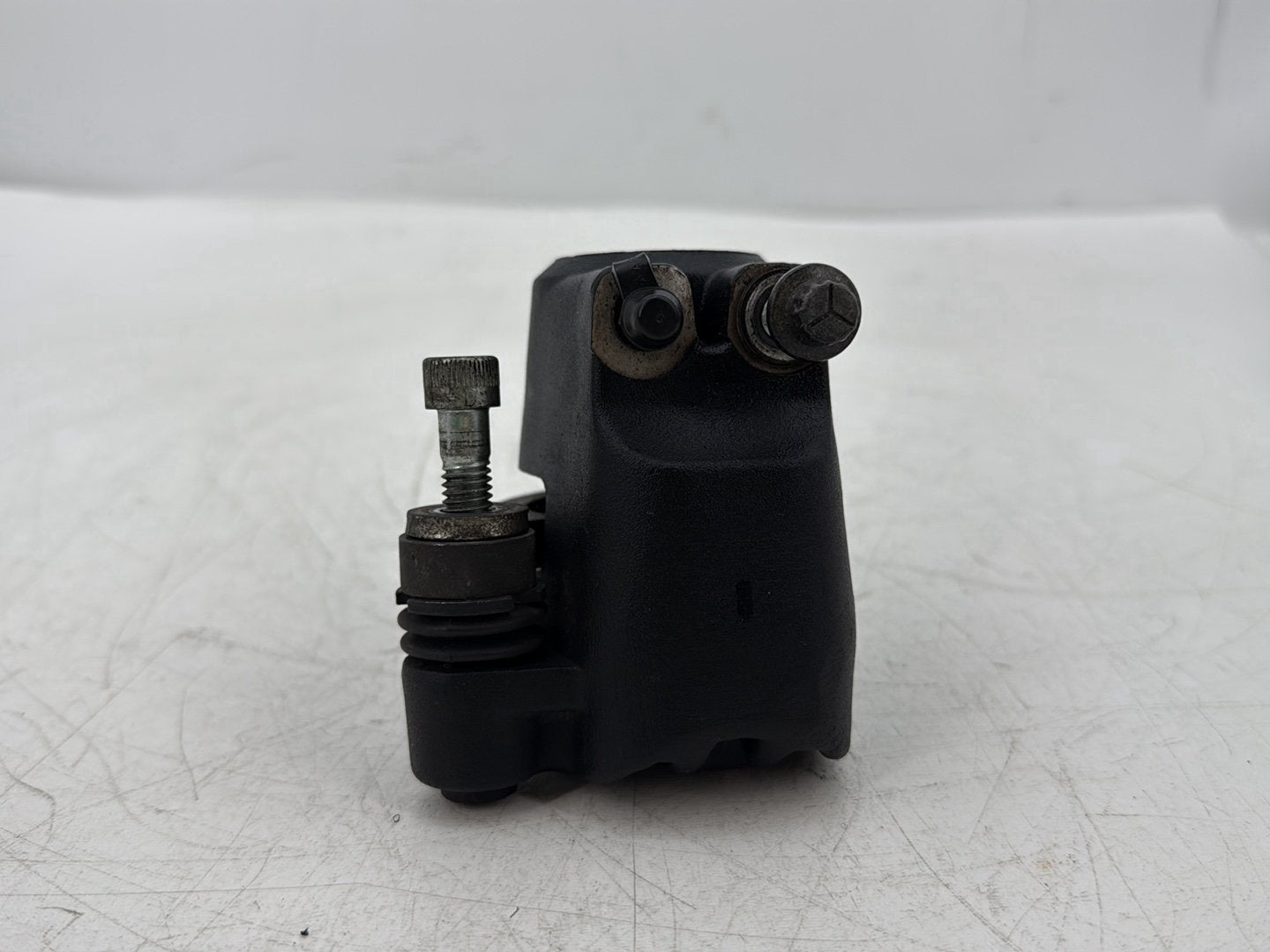 1995 Harley Touring FLHTCI Electra Glide Classic OEM Front Right 1 Brake Caliper