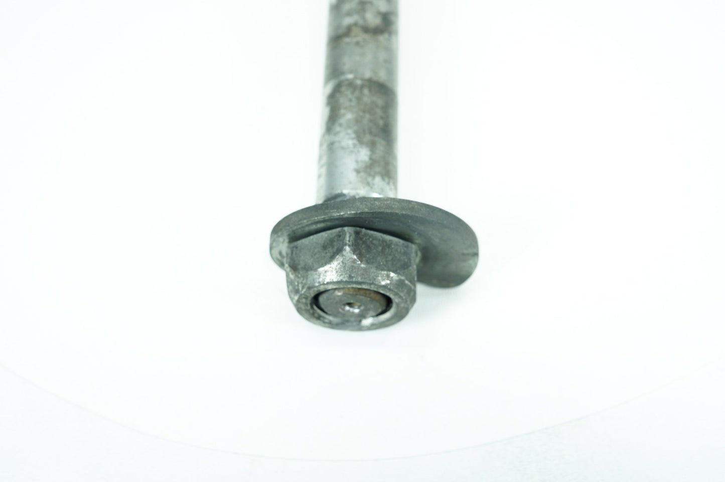 2008 - 2016 Harley-Davidson Touring Street Glide Rear Wheel Axle Bolt Shaft 41056-09