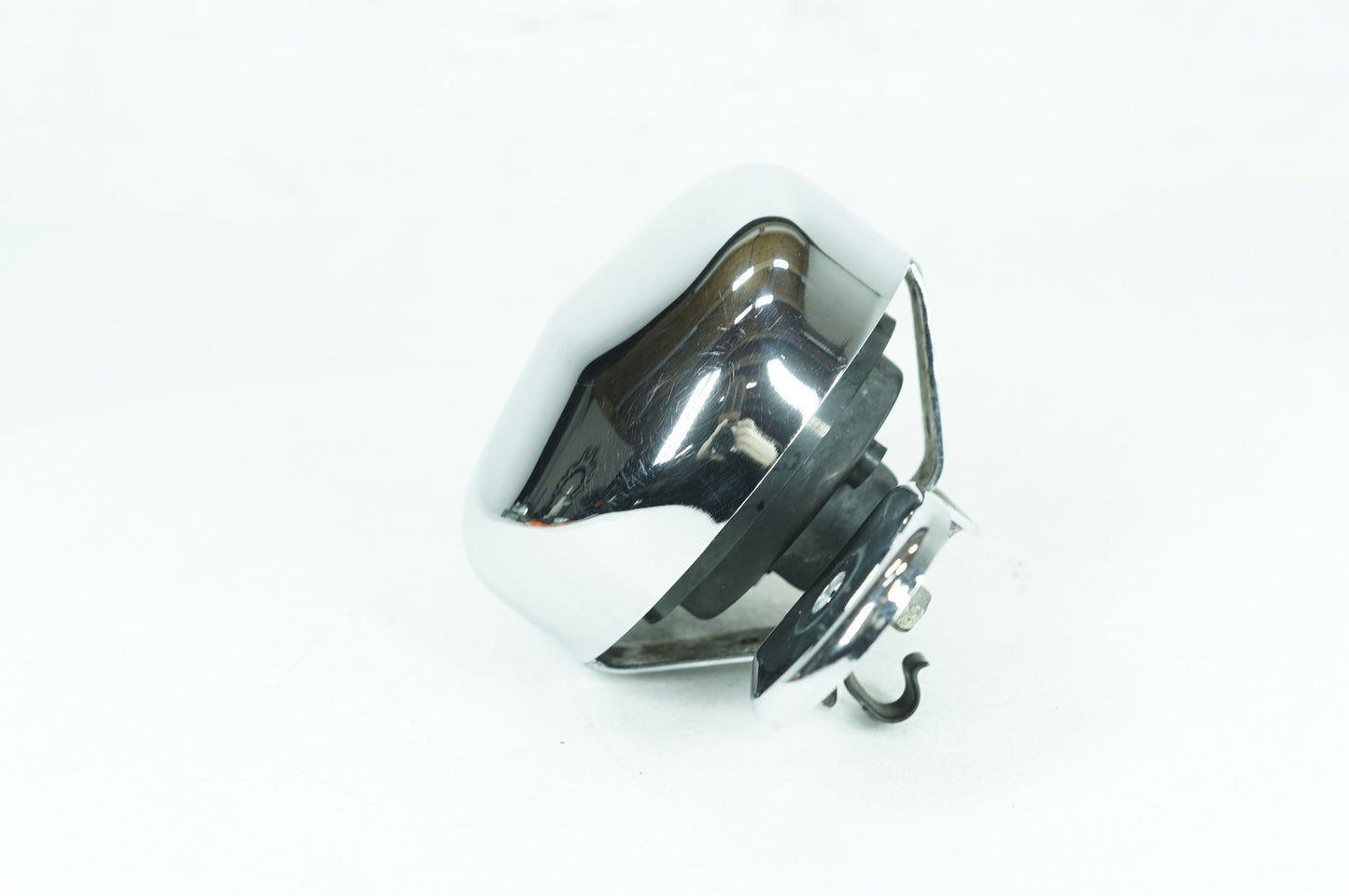 1999 - 2006 Harley-Davidson Softail Heritage Classic Horn Signal Klaxon Chrome Cover 69012-93A