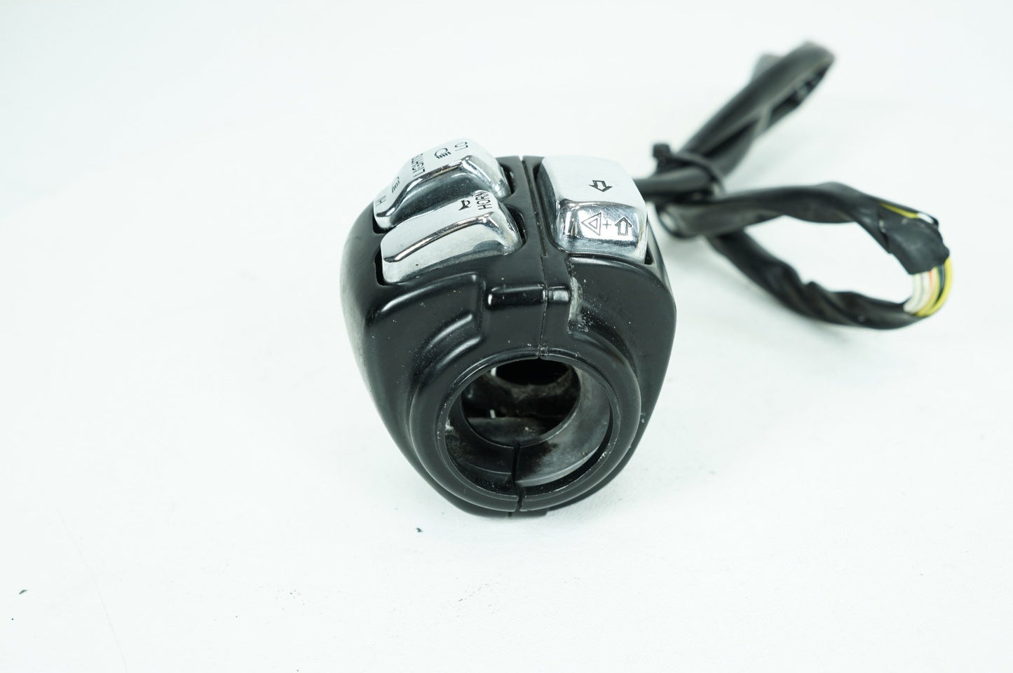 1999 - 2006 Harley-Davidson Dyna Low Rider Left Turn Signal Headlight Switches Controls 71685-06A