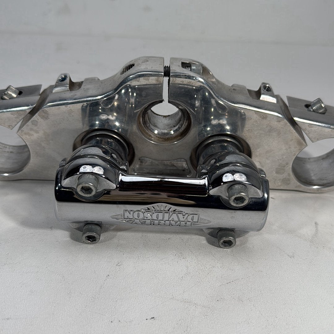 2017 - 2026 Harley-Davidson Softail Heritage Classic 114 Front Fork Upper Triple Tree Clamps 45900195