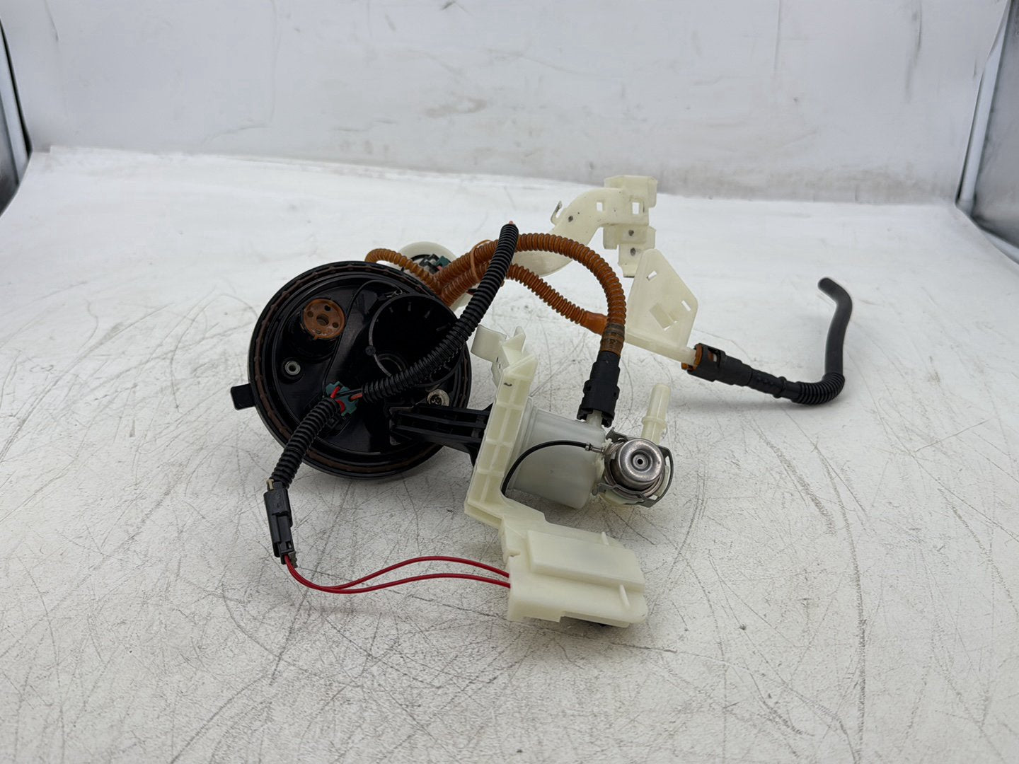 2012 Harley Street Glide Touring FLHX OEM Gas Gasoline Fuel Petrol Pump Sending