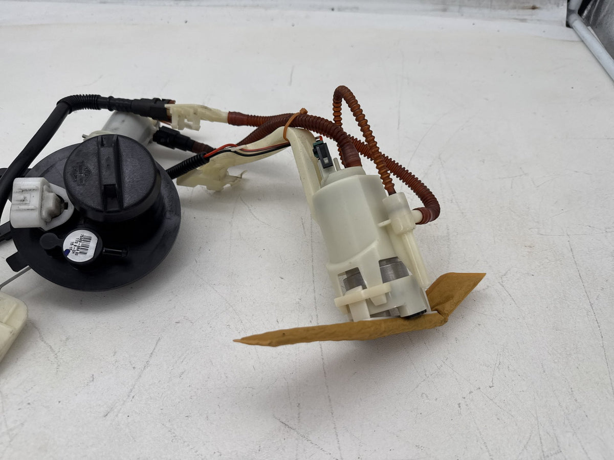 09 Harley Electra Glide Touring Ultra OEM Fuel Pump Gas Gasoline Petrol Sending