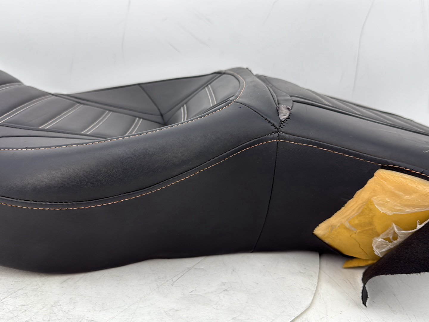 2008 Harley Electra Glide Touring Ultra FLHTCUI OEM Passenger Rider Driver Seat Saddle