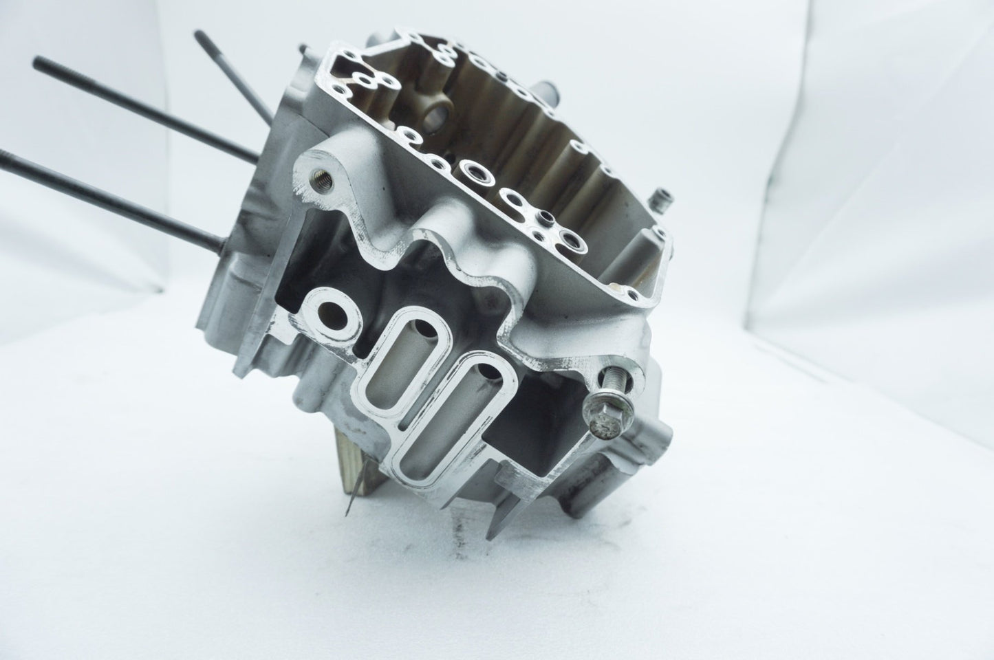 2007 - 2011 Harley-Davidson Touring Electra Glide Crankcase Shaft Engine Motor Cover 24653-06