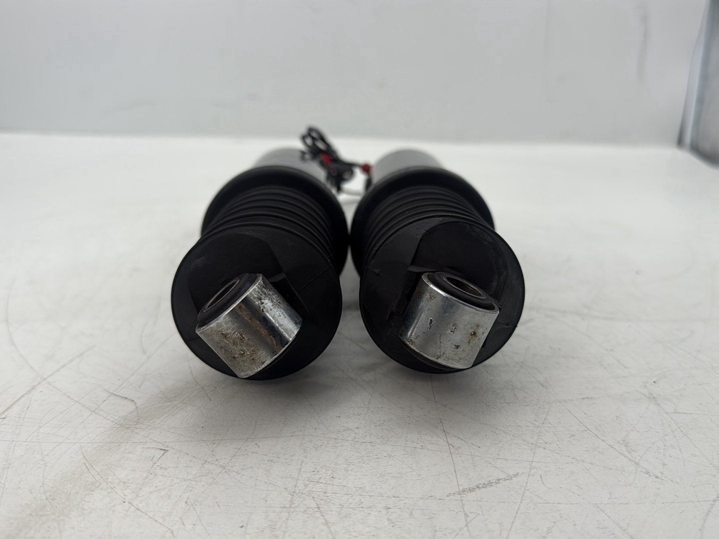 2007 Harley Touring FLHTCU Electra Glide Ultra OEM Rear Left Right Shock Absorbers