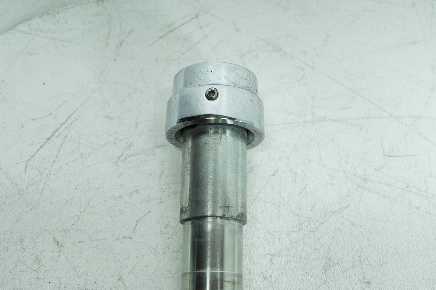 1999 - 2006 Harley-Davidson Touring Electra Ultra Classic Front Wheel Axle Bolt Shaft 43364-00