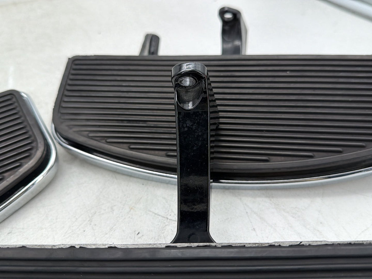 2011 Harley Electra Touring Ultra Left Right Driver & Pass Floorboard Foot Rest
