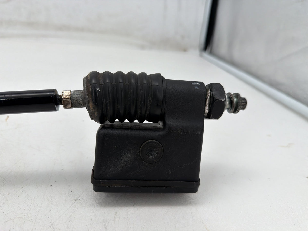 05 Harley Dyna Super Glide Custom FXDC OEM Rear Brake Master Cylinder Reservoir