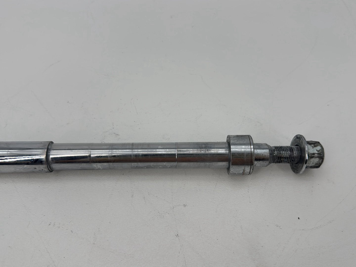 1999 - 2006 Harley-Davidson Dyna Low Rider Front Wheel Axle Bolt Shaft
