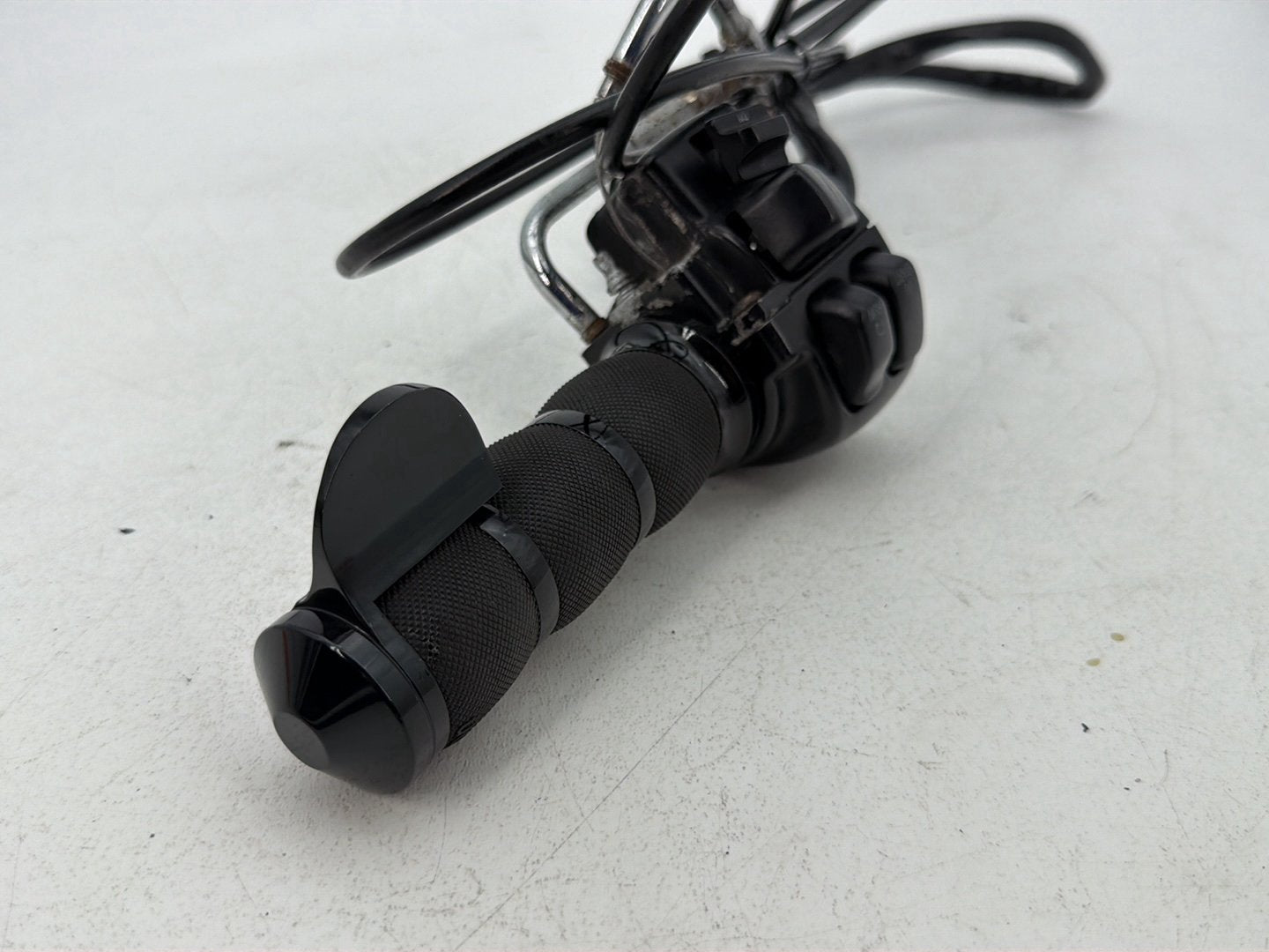 2007 - 2012 Harley-Davidson Touring Street Glide Right Engine Start Kill Switches Controls w/ Hand Grip, Idle Throttle Cables