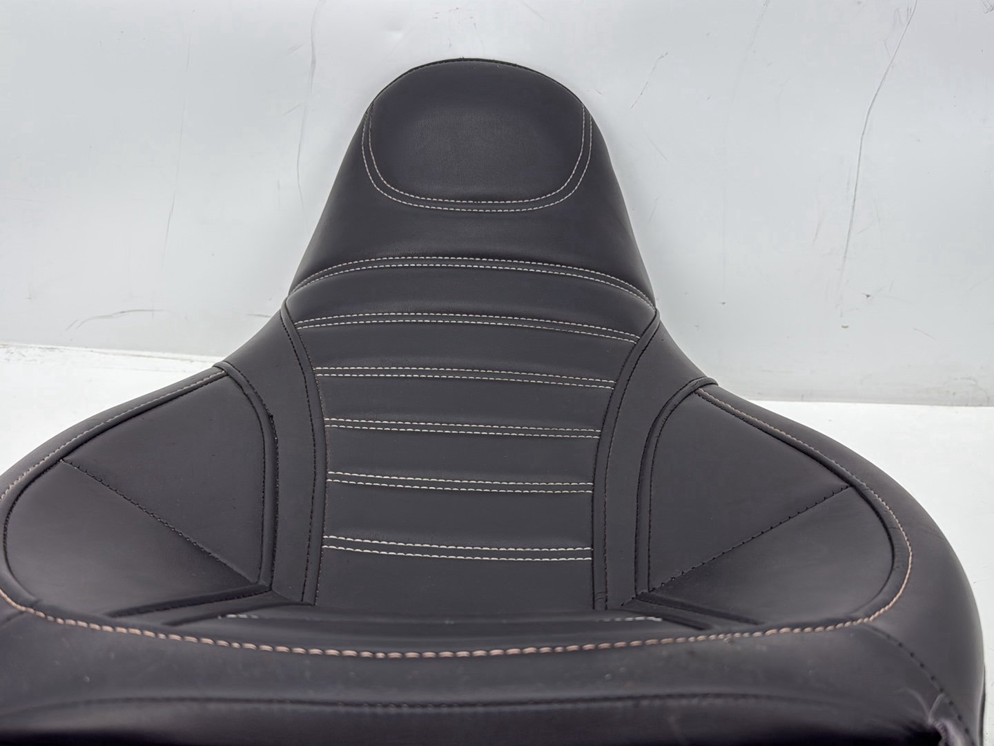 2008 Harley Electra Glide Touring Ultra FLHTCUI OEM Passenger Rider Driver Seat Saddle