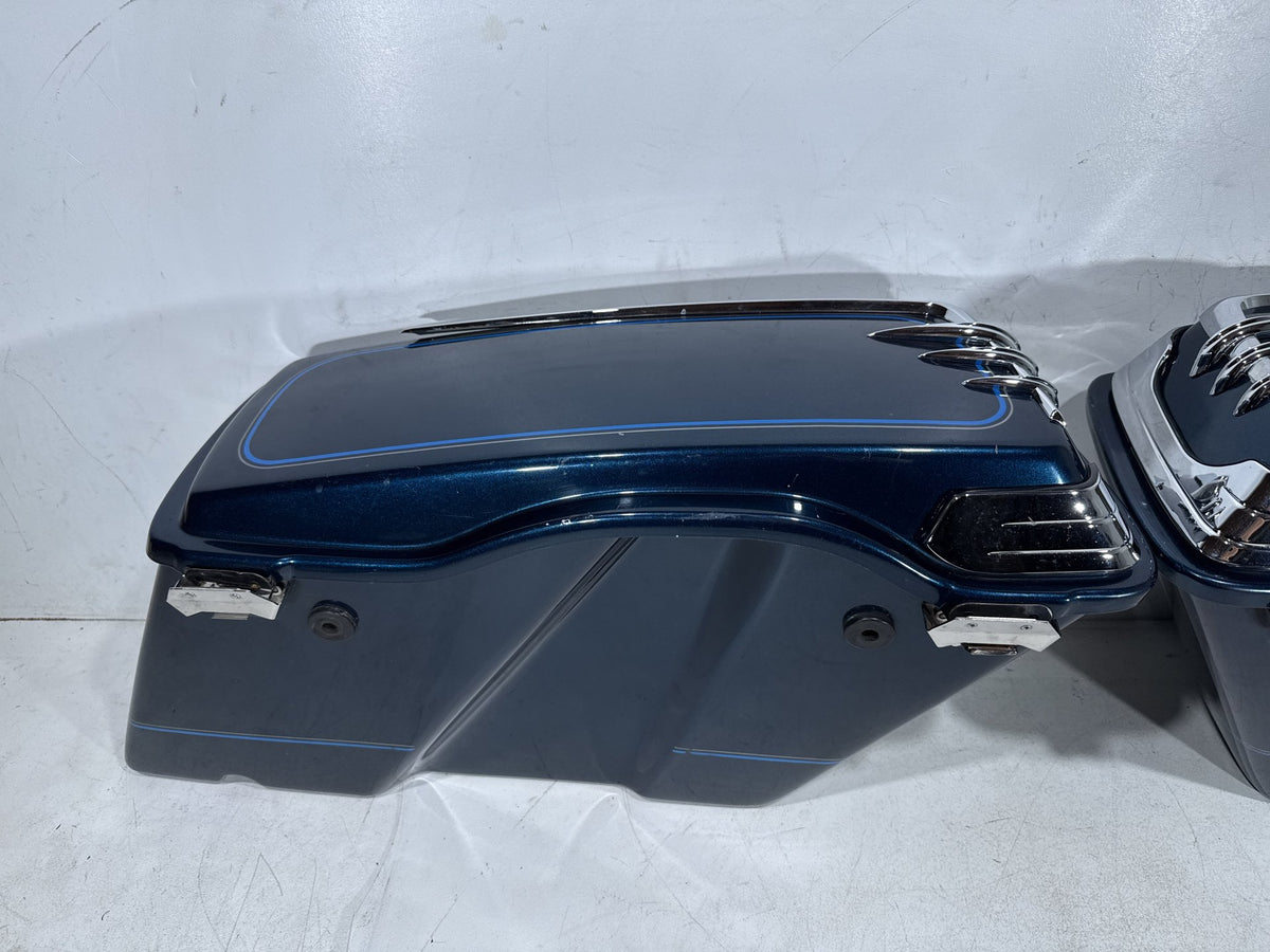 02 Harley Electra Glide Touring Classic OEM Left Right Saddlebags Luggage NOKey
