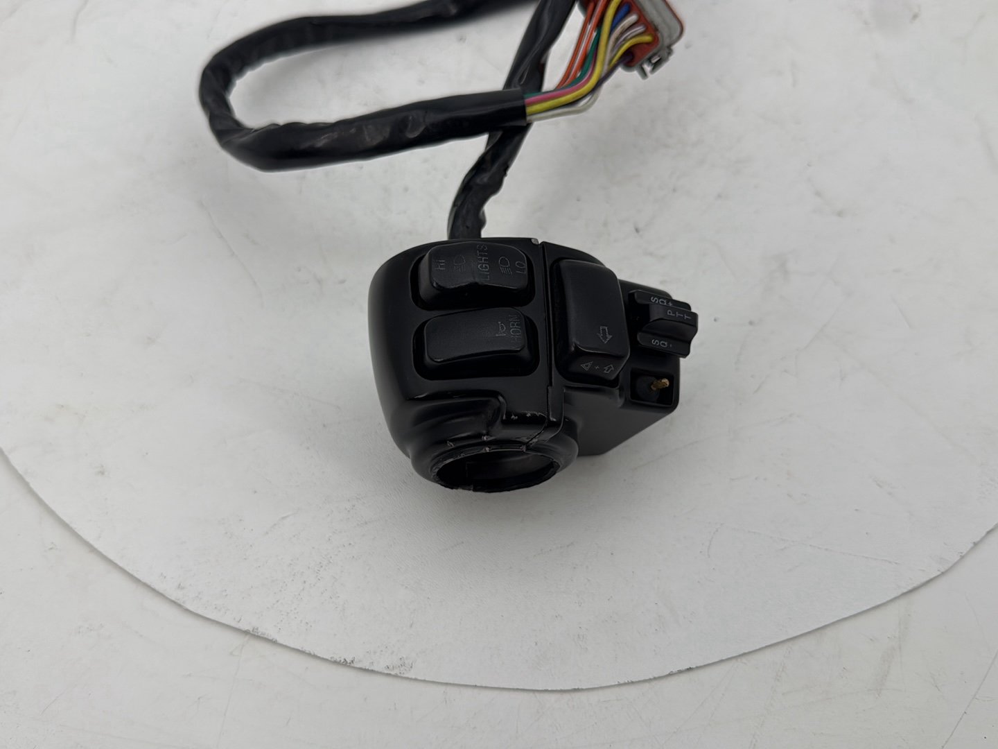1999 - 2006 Harley-Davidson Touring Electra Glide Ultra Left Turn Signal Headlight Switches Controls  	71682-06