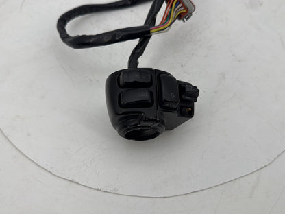 1999 - 2006 Harley-Davidson Touring Electra Glide Ultra Left Turn Signal Headlight Switches Controls  	71682-06