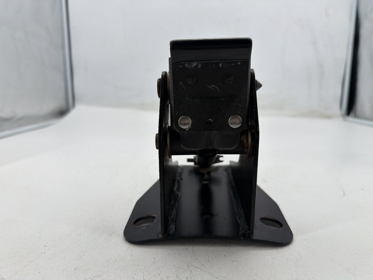 2011 Harley Electra Glide Touring Ultra OEM Adjustable Rider Backrest Lift Mount