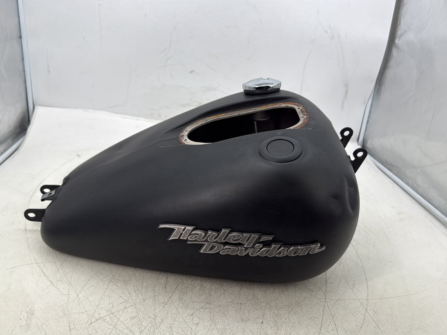 2007 Harley Dyna Street Bob FXDBI OEM Fuel Gas Tank Gasoline Reservoir