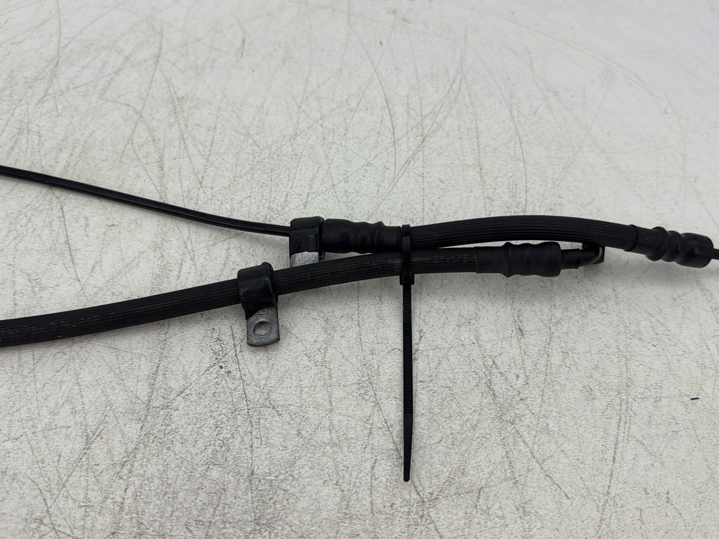 2004 Harley Dyna Super Glide FXDI OEM Front Brake Hose Line Pipe