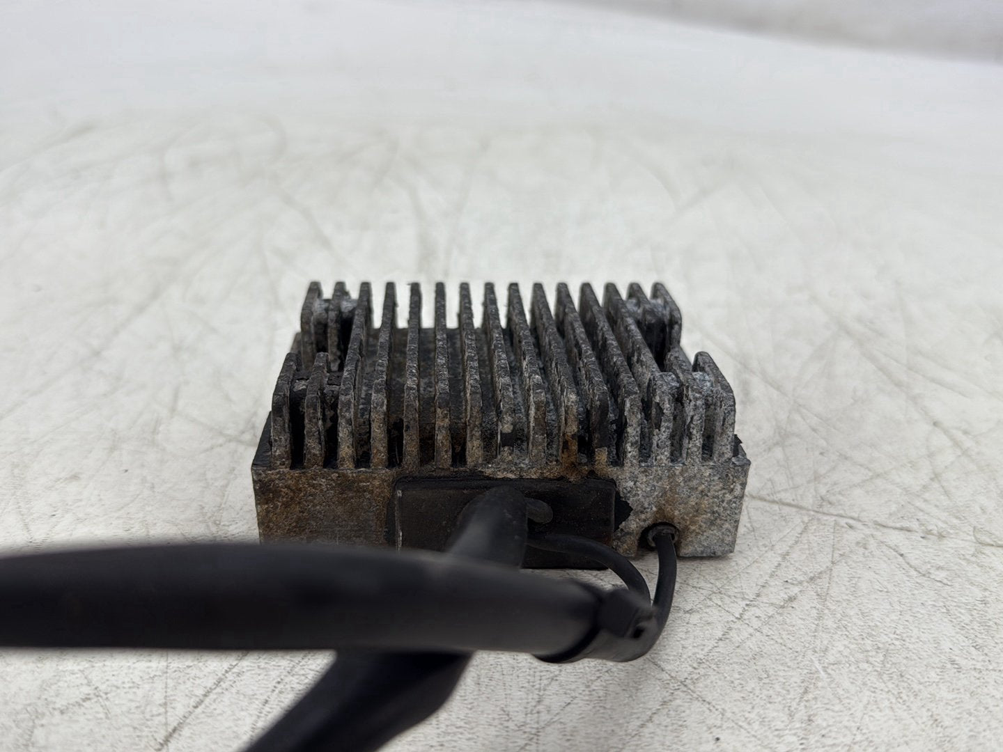 2004 Harley Sportster XL883C 883 Custom OEM Voltage Regulator Rectifier
