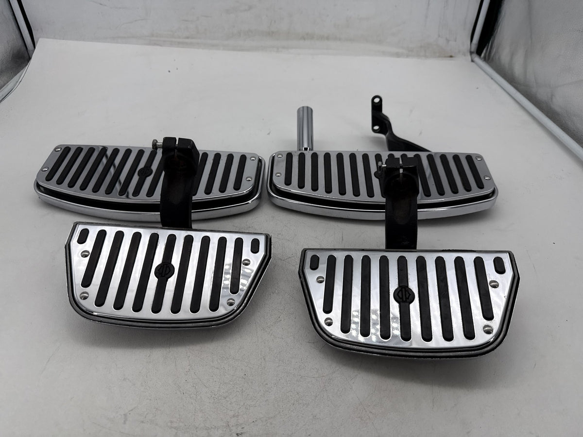 97 Harley Heritage Softail Classic Left Right Driver & Pass Floorboard Foot Rest