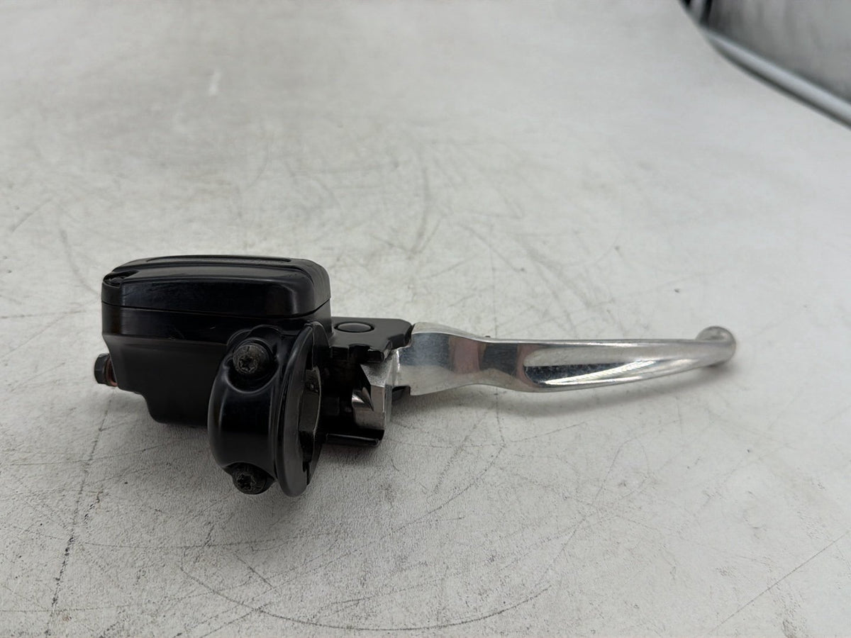2010 Harley Electra Glide Touring Ultra Front Right Brake Lever Master Cylinder
