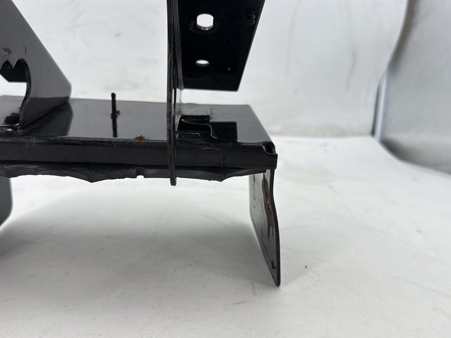 2005 Harley Road Glide Touring FLTRI OEM Inner Fairing Mount Support Bracket