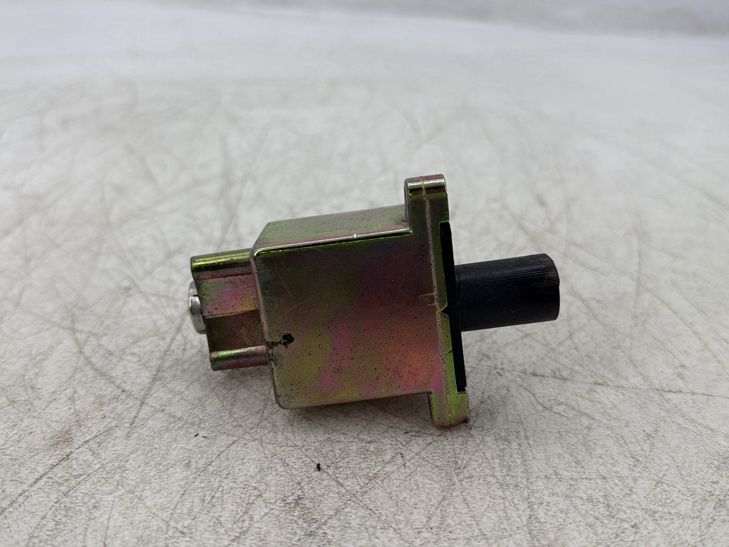 2004 Harley Road King Touring Custom FLHRSI OEM Ignition Switch Cylinder Barrel Lockset NOKey