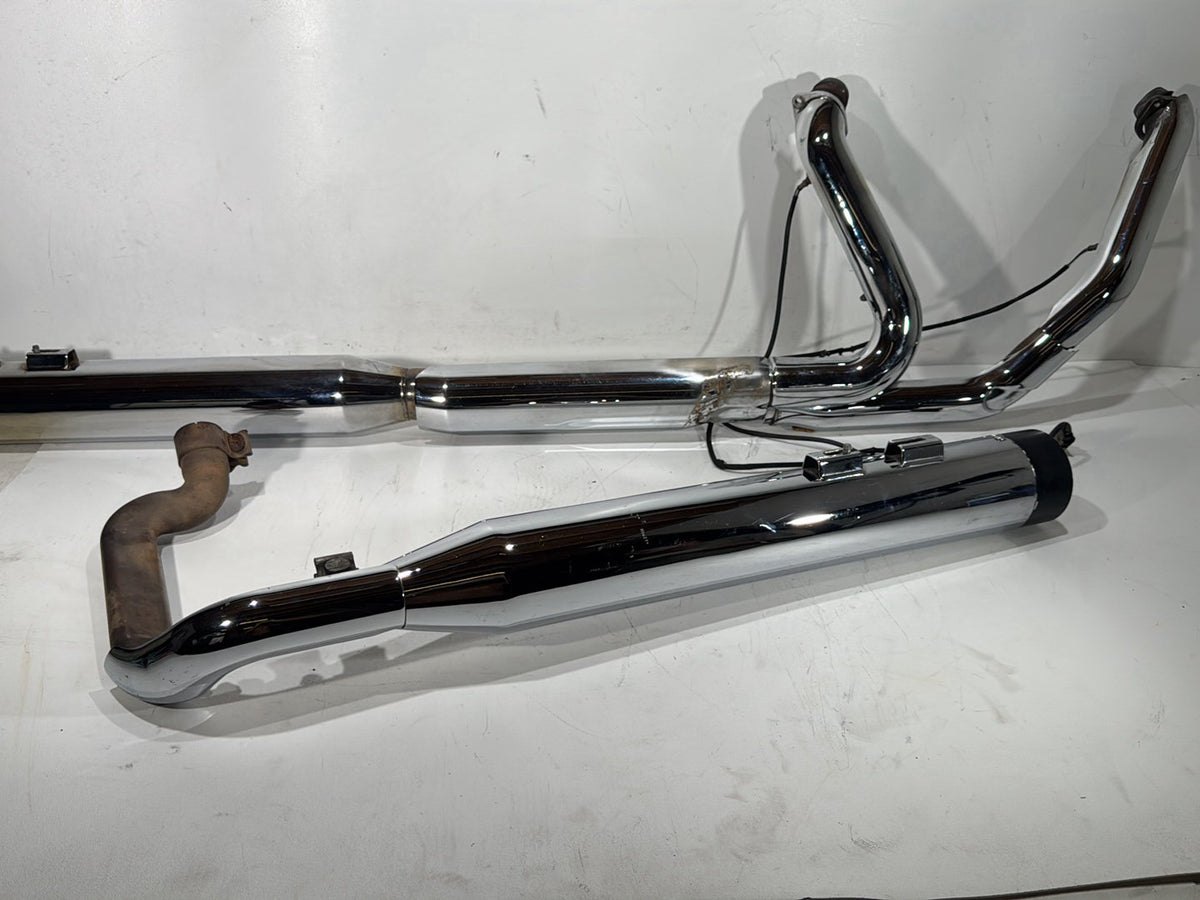 2017 Harley Road Glide Touring FLTRXS OEM Exhaust Header Pipes Muffler 65600176