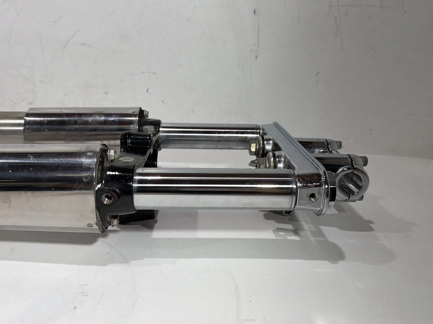 2011 Harley Heritage Softail Classic FLSTC OEM Front Triple Tree Set & LH RH Fork Legs Sliders